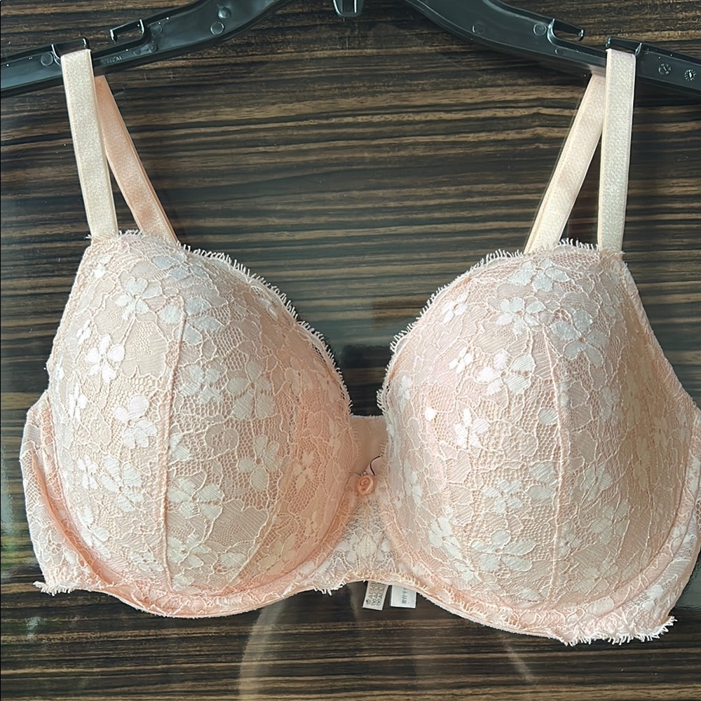 Victoria's Secret Dream Angels lined Demi Blush Lace Bra